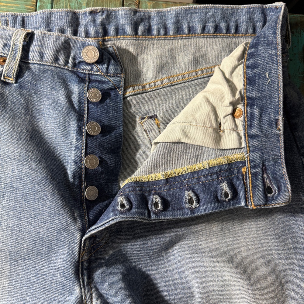 Levi's 501 Denim Cut off Jean Shorts Size 32 Raw Hem Button Fly - Picture 6 of 8